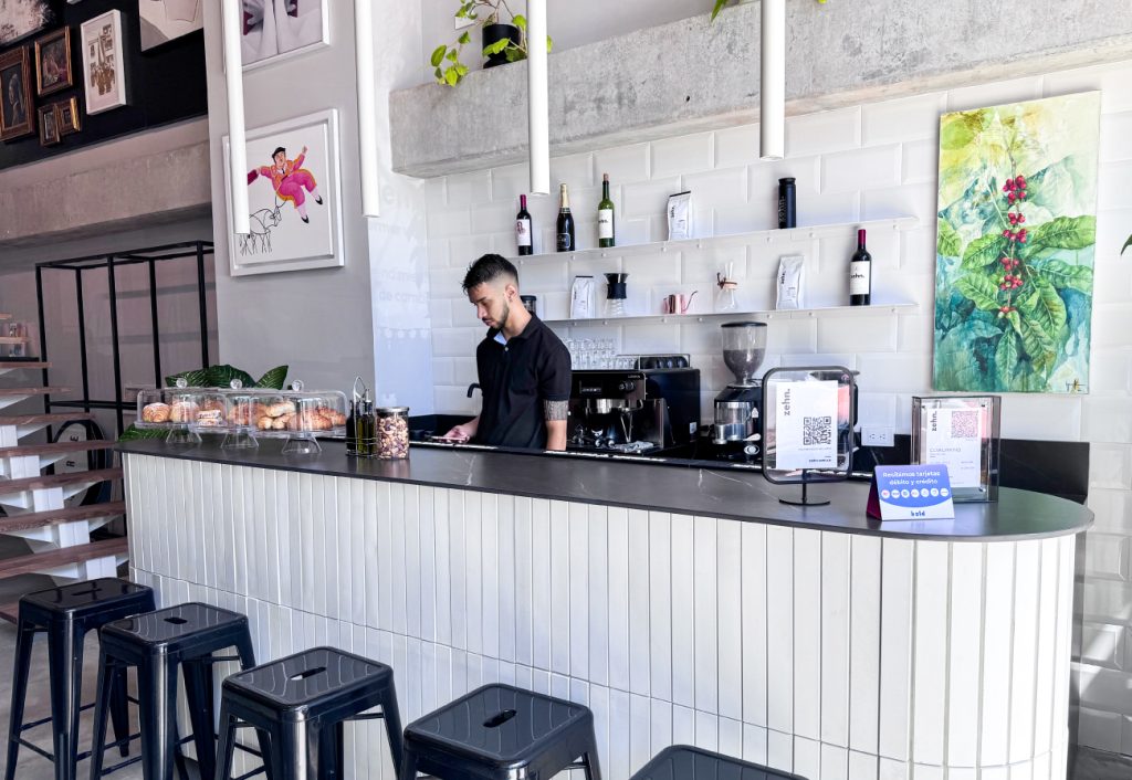 Explorando Zehn: Donde el Café se Convierte en Arte
