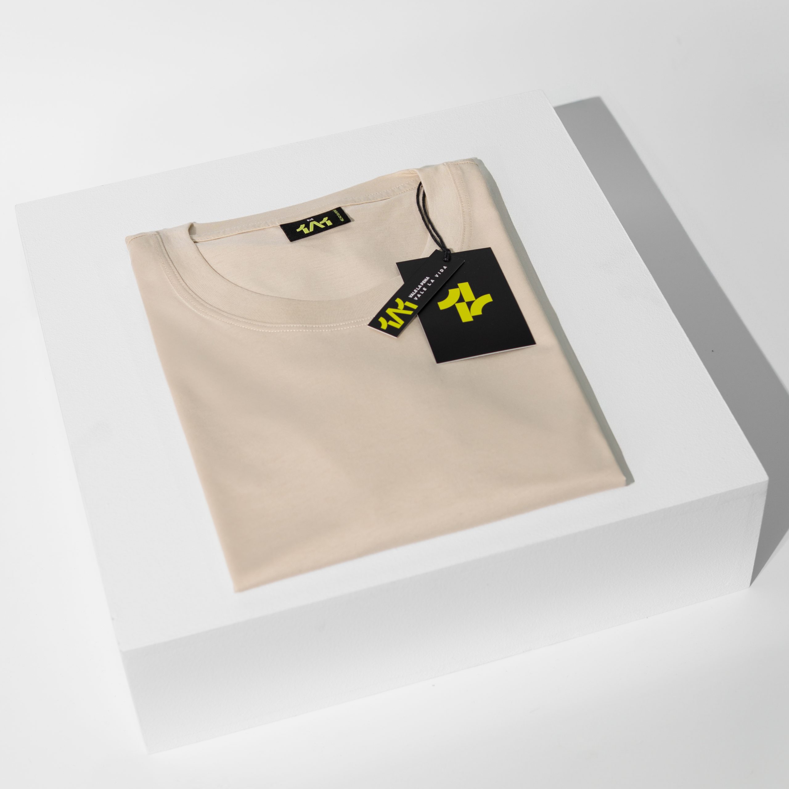 Básica Regular Fit Camel
