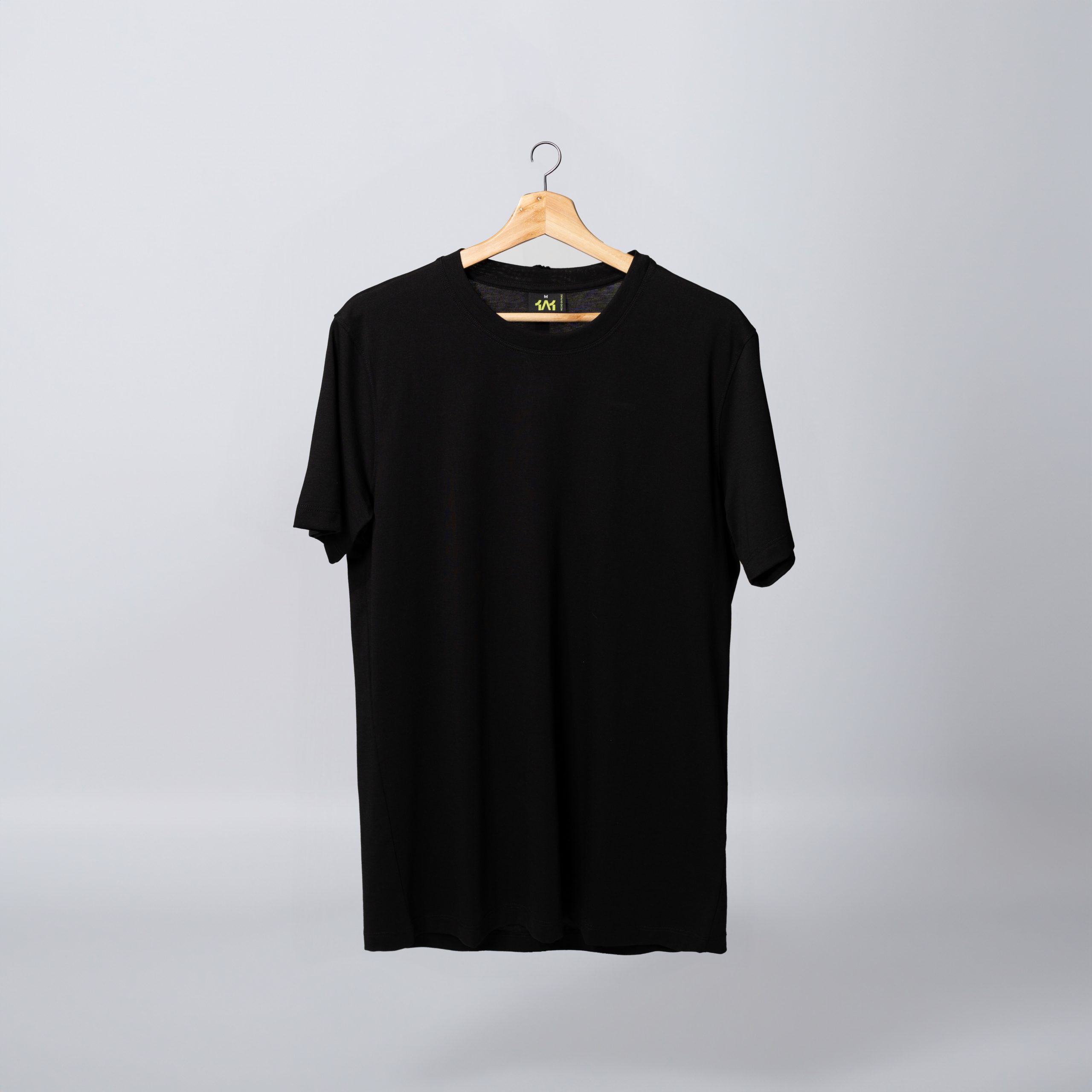 Básica Regular Fit Negra