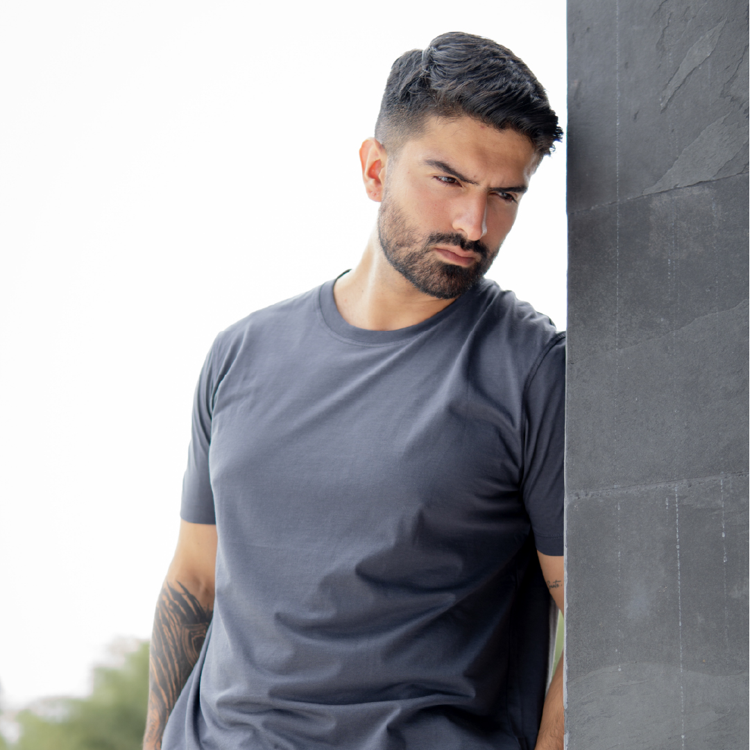 Básica Regular Fit Gris Oscuro